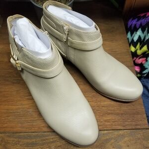 Vionic Taupe Ankle Boots